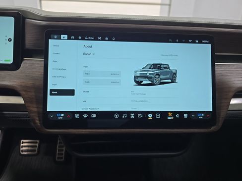 Used 2022 Rivian R1T Adventure AWD/4WD image 27