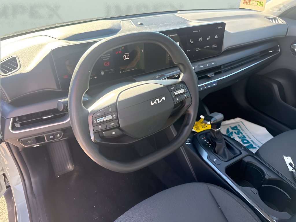 Used 2025 Kia K4 FWD image 10