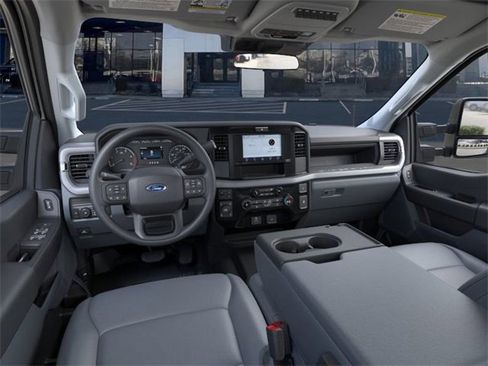 New 2026 Ford F250 XL w/ XL Chrome Package image 9