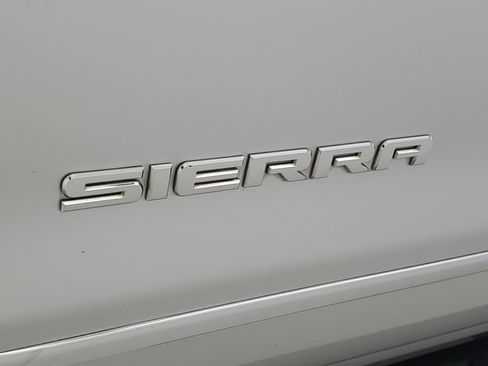 Used 2018 GMC Sierra 1500 SLT AWD/4WD image 8