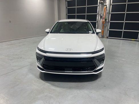 New 2026 Hyundai Sonata SE FWD image 2