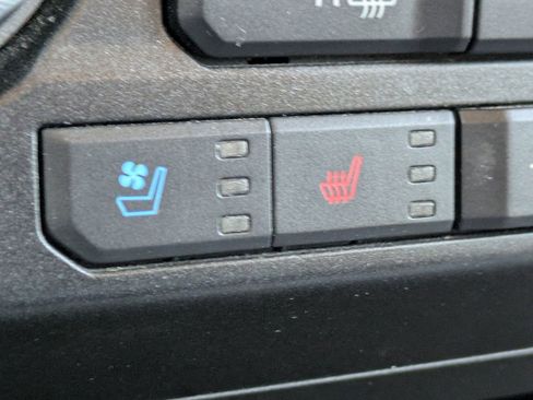 Used 2020 Ford F250 Lariat w/ Chrome Package image 22