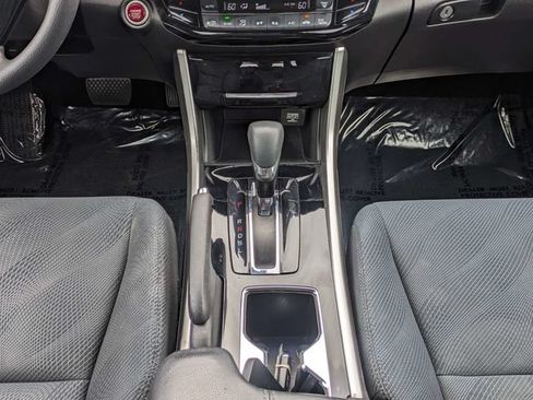 Used 2017 Honda Accord EX image 18