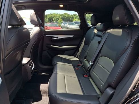 Used 2021 INFINITI QX50 Luxe w/ Appearance Package AWD/4WD image 19