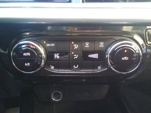 Used 2024 Chevrolet Trax LT w/ Driver Confidence Package image 17