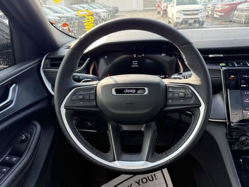 New 2025 Jeep Grand Cherokee L Altitude RWD image 21