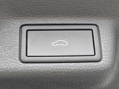 New 2025 Volkswagen ID. Buzz Pro S image 21