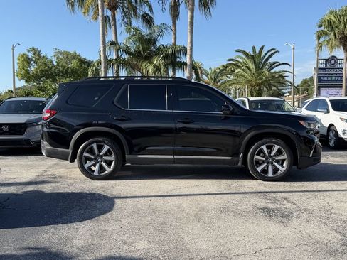 Used 2024 Honda Pilot Touring image 4