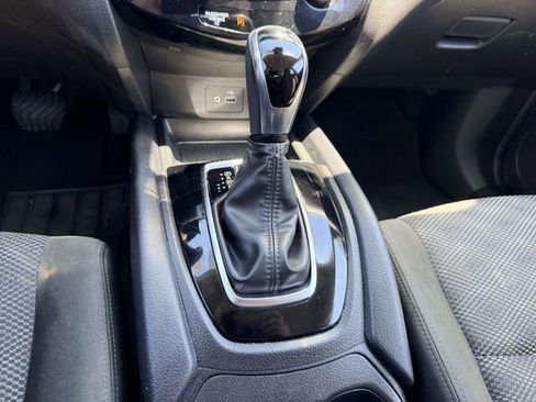 Used 2022 Nissan Rogue Sport SV FWD image 22
