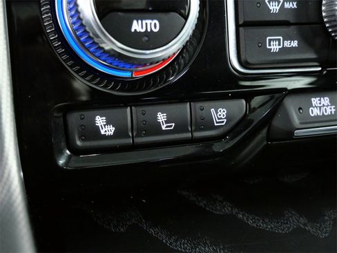 Used 2022 GMC Yukon XL Denali image 22