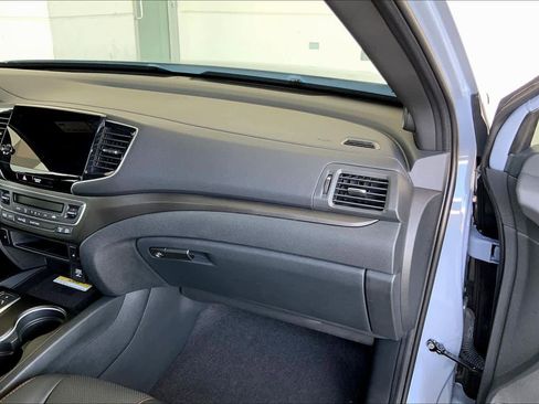 Used 2023 Honda Passport TrailSport image 19