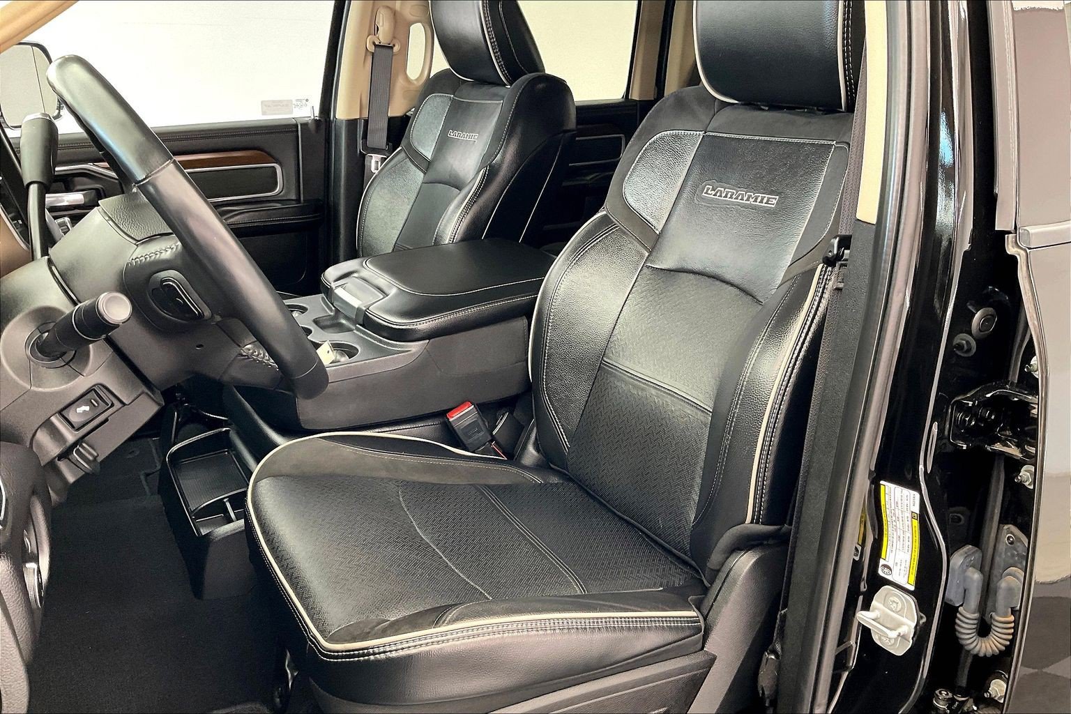 Used 2022 RAM 2500 Laramie AWD/4WD image 17