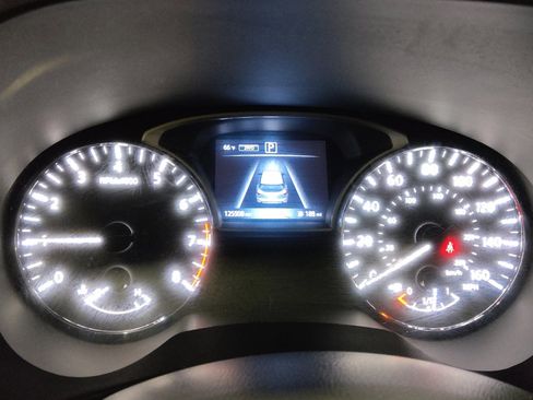 Used 2019 Nissan Pathfinder Platinum image 23