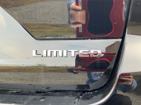Used 2023 Jeep Grand Cherokee Limited w/ Luxury Tech Group II AWD/4WD image 24