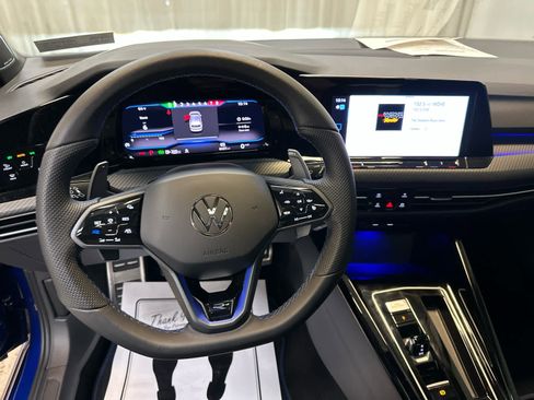 Used 2024 Volkswagen Golf R image 3