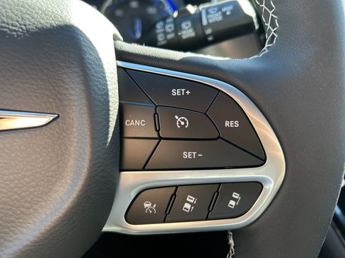 New 2026 Chrysler Pacifica Select image 38