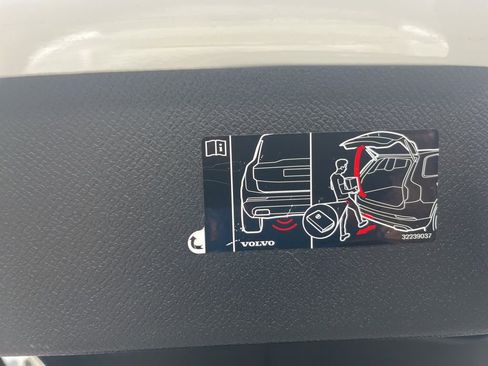 Used 2022 Volvo XC90 T6 Inscription w/ Lounge Package image 15