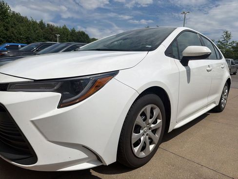 Used 2023 Toyota Corolla LE FWD image 1