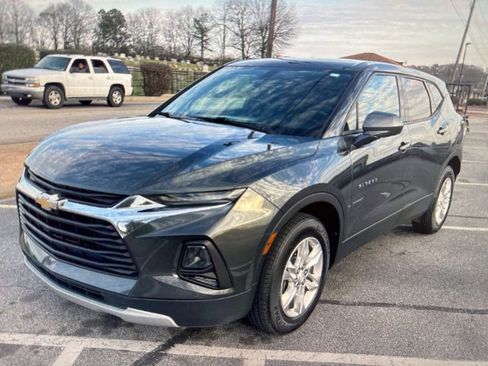 Used 2019 Chevrolet Blazer LT FWD image 2