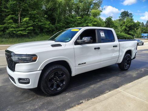 Certified 2025 RAM 1500 Big Horn AWD/4WD image 4