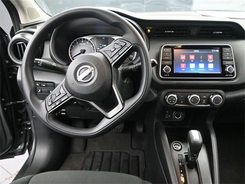 Used 2024 Nissan Kicks S image 11