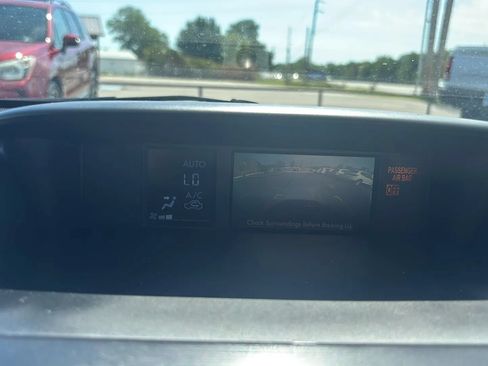 Used 2014 Subaru Forester 2.5i Limited w/ Popular Package #2 AWD/4WD image 16