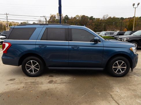 Used 2020 Ford Expedition XLT image 3
