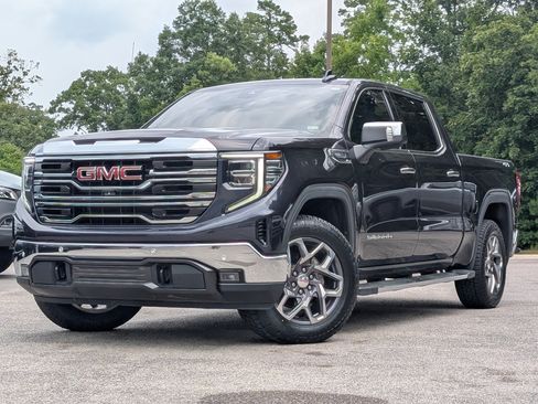Used 2022 GMC Sierra 1500 SLT w/ SLT Premium Plus Package AWD/4WD image 4