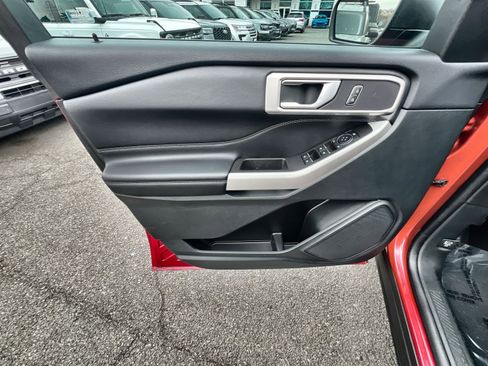 Certified 2023 Ford Explorer XLT image 15