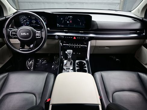 Used 2022 Kia Carnival SX Prestige image 18