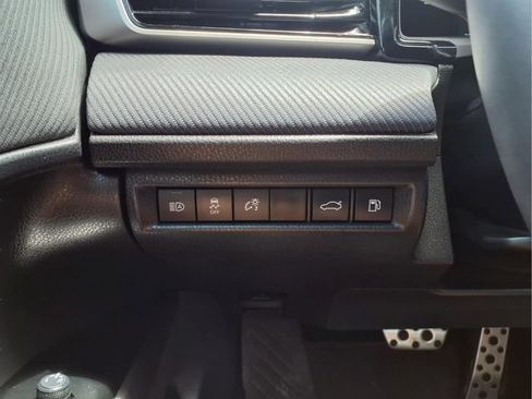 Used 2025 Toyota Camry SE FWD image 15
