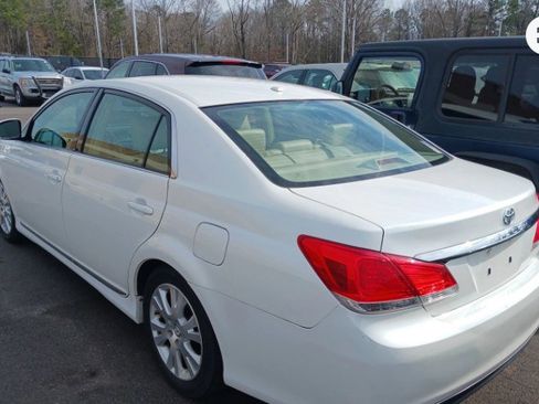 Used 2011 Toyota Avalon BASE image 4