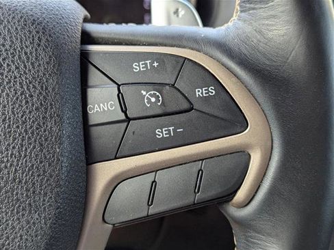 Used 2015 Jeep Grand Cherokee Overland image 12