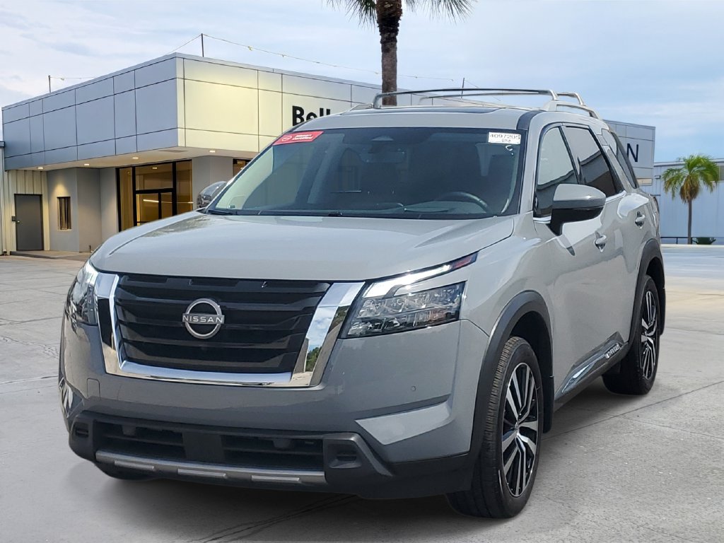 Used 2025 Nissan Pathfinder Platinum w/ Cargo Package FWD image 1