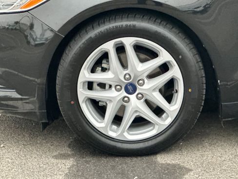 Used 2015 Ford Fusion SE image 25