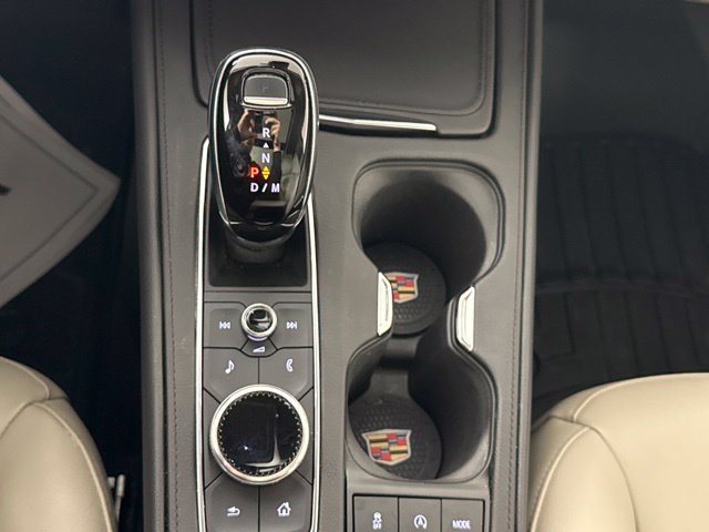 Used 2023 Cadillac XT4 Luxury w/ Cold Weather Package AWD/4WD image 25