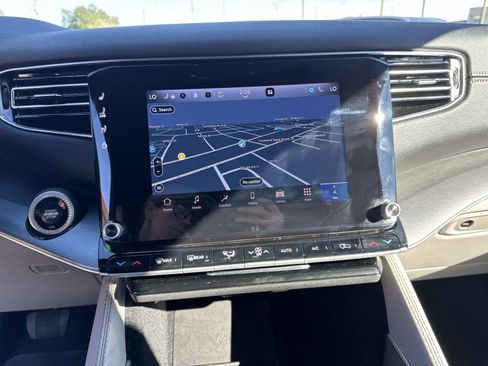 Certified 2025 Jeep Wagoneer 4WD image 25