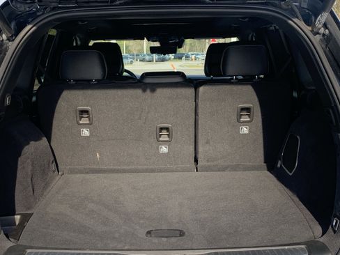 Used 2023 Jeep Grand Cherokee Overland w/ Adv Protech Group III image 31