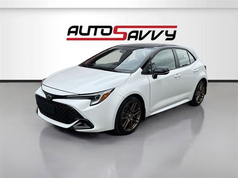 Used 2025 Toyota Corolla Hatchback image 3