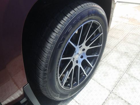 Used 2018 Chevrolet Tahoe LT image 44