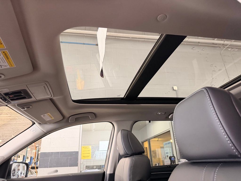 New 2026 Honda Pilot Touring image 15