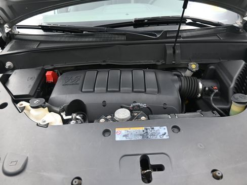 Used 2017 Chevrolet Traverse LS AWD/4WD image 16