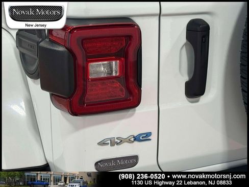 Used 2022 Jeep Wrangler Unlimited Sahara w/ Cold Weather Group image 12