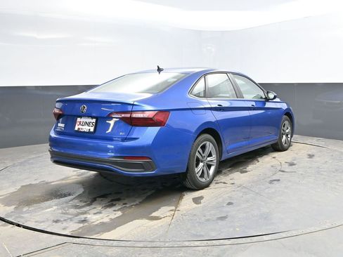 Used 2024 Volkswagen Jetta SE image 7