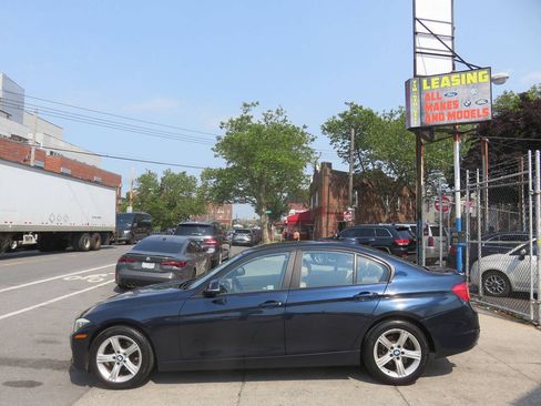 Used 2015 BMW 328i xDrive Sedan AWD/4WD image 7