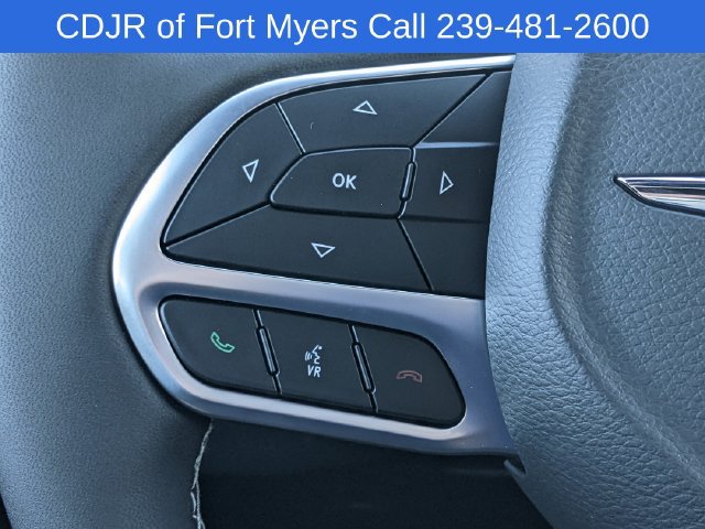 New 2026 Chrysler Pacifica Select FWD image 16
