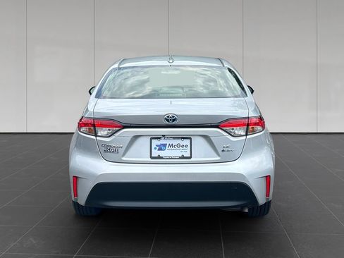 Used 2025 Toyota Corolla LE AWD/4WD image 4