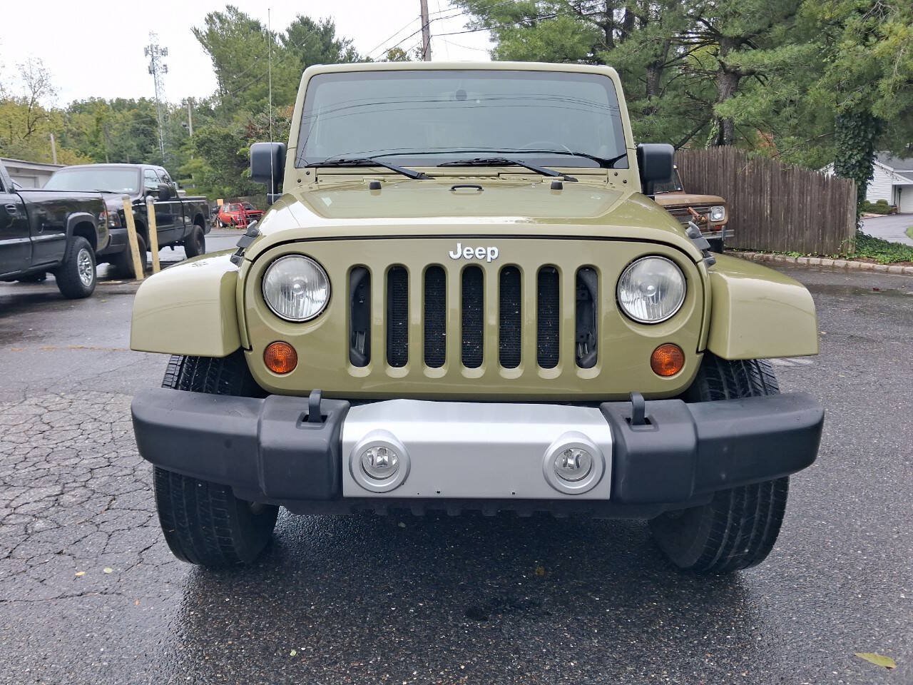 Used 2013 Jeep Wrangler Sahara w/ Connectivity Group AWD/4WD image 5