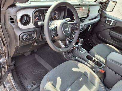 New 2025 Jeep Gladiator Sport