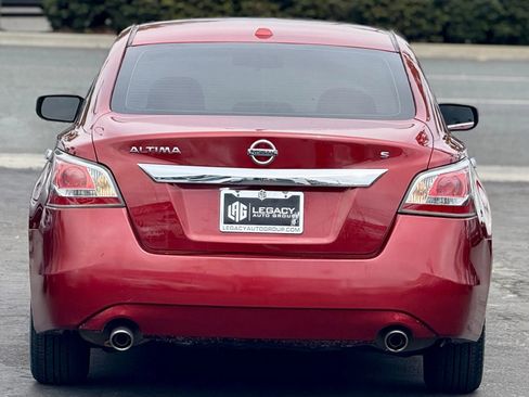 Used 2015 Nissan Altima 2.5 S w/ Power Driver Seat Package image 2